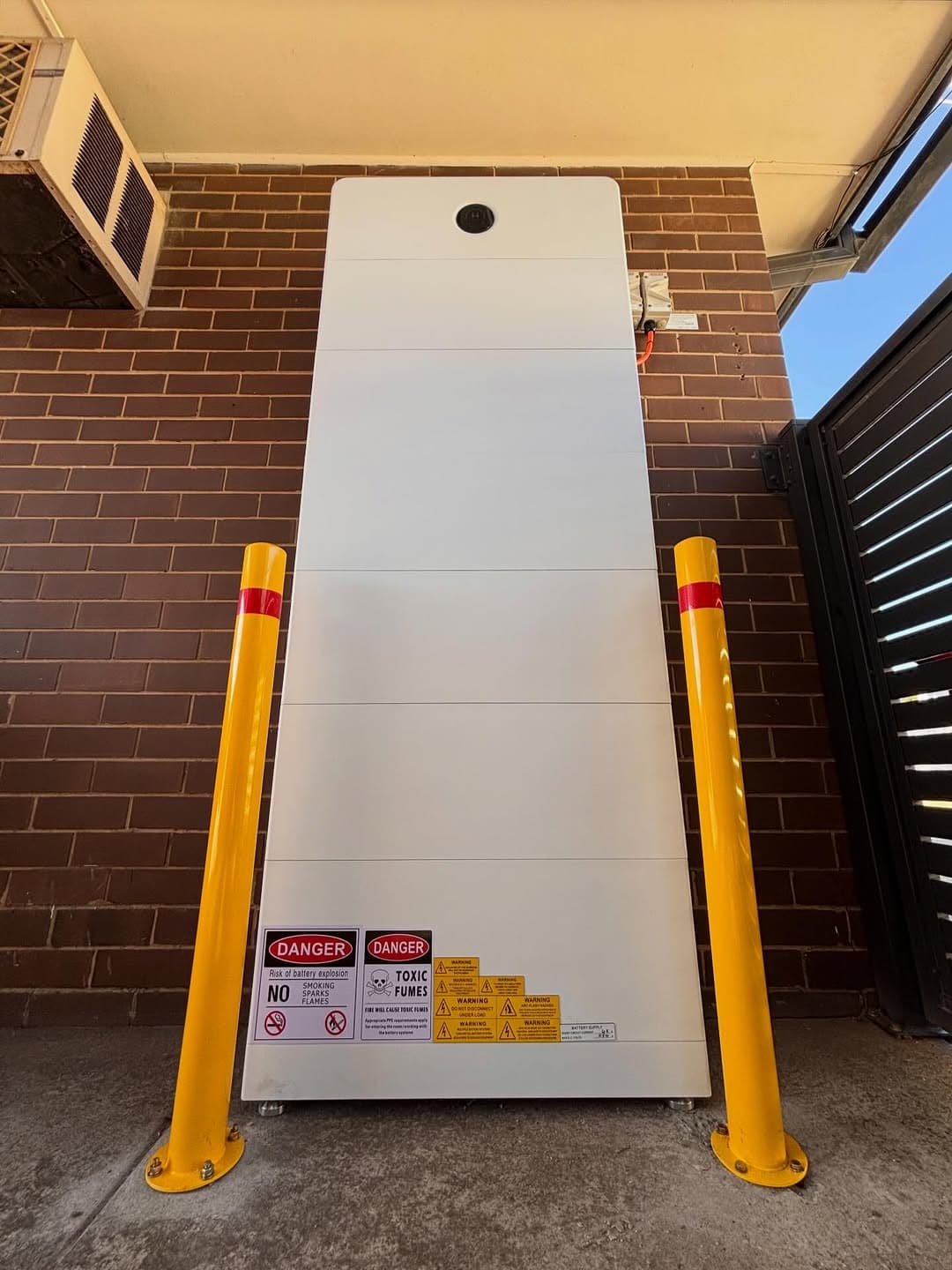 Goodwe's brand new ESA series is impressive and isn’t she a behemoth. The first one we've installed stands 6 modules high with 8kwh per b...